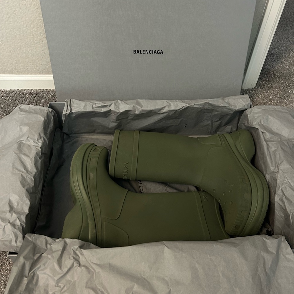 BALENCIAGA X CROCS Rubber Rain Boots Army Green Size 44 Men’s
